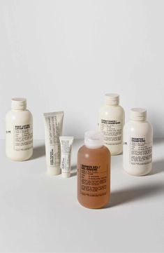 Main Image - Le Labo Shower Gel Mandarin Easy Lip Balm, Black Hair Shampoo, Shampoo Packaging, Buddhist Temples, Peony Root, Shampoo For Curly Hair, Soften Lips, Baking Soda Shampoo, Cleanse Your Body