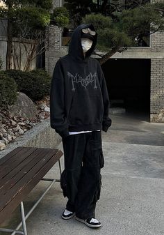 Baggy Black Hoodie Outfit, Dark Street Style Aesthetic, Baggy Black Outfit Men, Alt Hoodie Outfit, Goth Mens Fashion Street Style, Dark Outfits Men, Oversized Hoodie Outfit Men, Black Hoodie Outfit Men, Hoodie Style Men