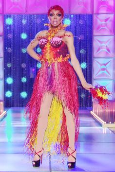 14. Yvie Oddly's Farm-to-Runway Valentina Rupaul Drag Race, Drag Dresses, Race Outfit, Chic Halloween, Gods Girl