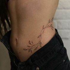 Dainty Tattoos, Subtle Tattoos, Elegant Tattoos, Hip Tattoo, Realism Art, Feminine Tattoos