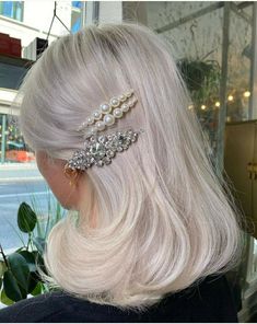 Auburn Hair Copper, White Bob, Avrey Ovard, Champagne Hair, V Hair, Beige Champagne, Bleach Blonde Hair, Golden Blonde Hair, Instagram Hairstyles