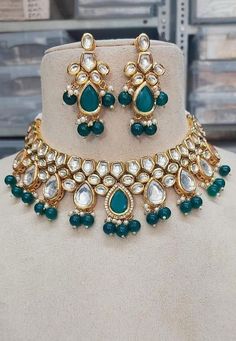 Green Necklace Set, Indian Wedding Jewellery, Polki Sets, Kundan Jewelry, Jewelry Set Design, Utsav Fashion, Jewelry Drawing