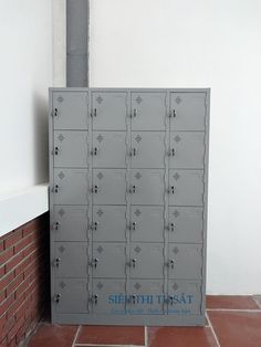 a bunch of lockers that are next to each other