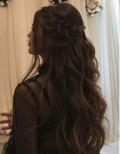 Cute Prom Hairstyles, Rambut Brunette, Simple Prom Hair, Quince Hairstyles, Long Hair Wedding Styles, Prom Hairstyles For Long Hair, Hair Stylies, Hairdo For Long Hair, Wedding Hair And Makeup