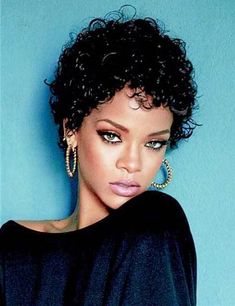 Product Curly Pixie Hairstyles, Rihanna Hairstyles, Short Haircut Styles, Curly Hair Photos, Short Curly Haircuts, Curly Pixie, Latest Short Hairstyles, Penteado Cabelo Curto, Foto Poses