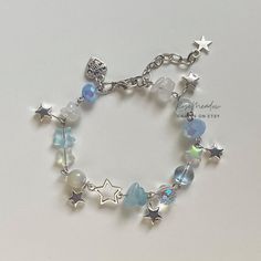 Dreamscape Quartz Bracelet Mother of Pearl Bracelet - Etsy Indonesia Chain And Beads Bracelet, Clear Bead Bracelet, Blue Girly Things, Oceanic Jewelry, Light Blue Accessories, White Cornflower, Metallic Bracelet, Czech Glass Bead Bracelet, Blue Bracelets