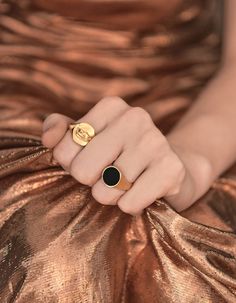 24 K gold-plated sterling silver signet ring with gem: black onyx, green malachite or mother-of-pearl. Silver version available with onyx or marble-like howlite. Jewelry size 13 (S) / 53 mm perimeter Jewelry size 16 (M) / 56 mm perimeter Jewelry size 20 (L) / 60 mm perimeter Howlite Jewelry, Silver Signet Ring, Green Malachite, Ring Sterling Silver, Signet Ring, Gold Plated Sterling Silver, Black Onyx, Size 13, Size 20