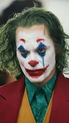 Joaquin Phoenix Joker Make Up, Halloween Makeup Movie Character, Minimalist Hairstyles, Movie Character Makeup, Joker Face Paint, Joker Halloween Makeup, Joker Halloween Costume, Joker Clown