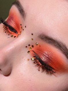 Orange Makeup, Candy Necklace, Makeup Nails Art, Candy Necklaces, Drama Queen, Facepaint, Colorful Makeup, Dance Floor