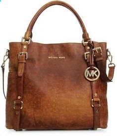 Love this MK bag. Sac Michael Kors, Outlet Michael Kors, Michael Kors Designer, Michael Kors Clutch, Michael Kors Handbag, Jive