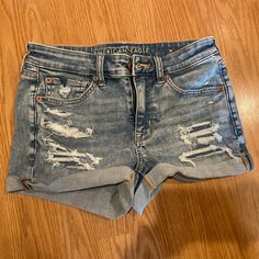 Womens 6 American Eagle “Shortie” Shorts High Rise Blue Jeans, Rolled Jeans, Pink Denim Shorts, 2020 Style, American Eagle Jean Shorts, Cute Country Outfits, Fun Clothes, Cutoff Jean Shorts, Stretch Denim Shorts