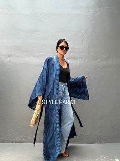 Kimonos, Summer Dress With Kimono, Summer Duster Outfits, Japanese Party Outfit, Swimsuit Cover Up Ideas, Kimono Summer Outfit, Kimono Outfit Ideas, Kimono Streetwear, Long Kimono Outfit