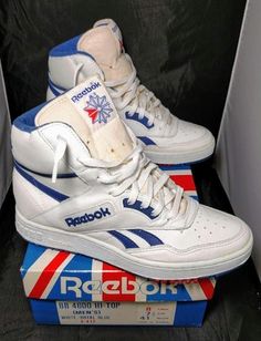 Rebook Shoes, 80s Sneakers, Custom Sneakers Diy, Adidas Outfit Shoes, Blanco White, White Shoes Men, 90s Fashion Men, Basketball Shoes For Men, Adidas Retro