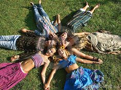 * Noor Core, Childhood Clothes, Women Best Friends, Hippie Commune, Hippie Women, Women Friends