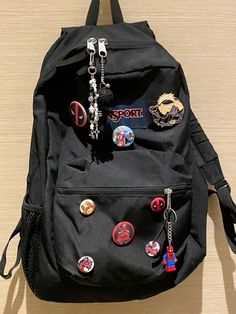 Spiderman Bag, Spiderman Deadpool, Mochila Jansport, Estilo Hipster, My Backpack, Stylish School Bags, Backpack Essentials, School Bag Essentials, Aesthetic Backpack