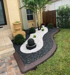 corner yard landscaping ideas backyards Landscaping With Mulch And Rocks, Landscape Mulch And Rock Ideas, Mulch And Rock Landscaping Ideas, Outdoor Landscaping Ideas Front Yard, Corner Landscaping, Landscaping Ideas Front Yard