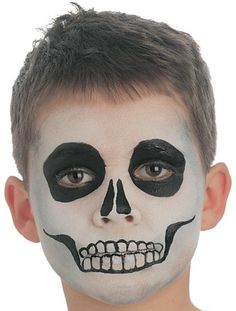 Skeleton face paint GoodtoKnow Easy halloween face painting Ghost Face Paint, Scary Face Paint, Zombie Face Paint, Easy Halloween Face Painting, Catrina Makeup, Face Paint Ideas