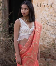 Instagram Code, Modern Saree, Ladies Blouse Designs, Stylish Blouse Design, Trendy Blouses, Ethnic Outfits, Trendy Blouse Designs, Fancy Blouses, Stylish Blouse