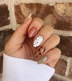 Looking for cute fall nail designs? Here are the top 55 nail colors for fall you'll want to copy asap! Get ready to be surprised! September Nails, Fall Gel Nails, Cute Nails For Fall, Nail Time, Face Nails, October Nails, Dip Nails, Nails 2022, Paws And Claws