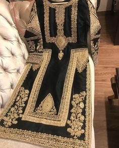 women wedding outfits Simple Suit Designs, Dress Designs For Stitching, Kurti Style, Latest Dress Design, Bridal Dresses Pakistan, Traditional Indian Dress, Pakistani Fancy Dresses