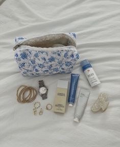 Blue Aesthetic Lifestyle, Blue Clean Girl Aesthetic, Wishlist Aesthetic, Pinterest Wishlist, Blue Makeup Bag, Costal Granddaughter, Coastal Granddaughter, What In My Bag, Birthday Wishlist