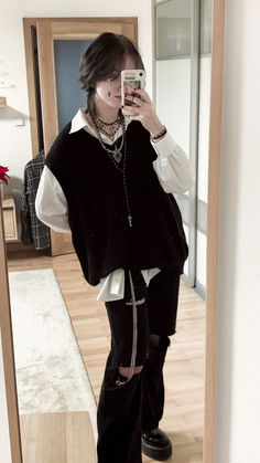 Bungo stray dogs bsd inspired outfit nonbinary alt alternative boy agender fluffy hair queer gender envy wolf cut mullet dark academia grandpa sweater vest inspiration grunge Mode Emo, Mode Grunge, 일본 패션, Siluete Umane, Alt Fashion, Jan 17