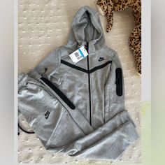 Brand Nike Collar Gray Nike Sets, Nike Tech Jacket, Nike Tech Fleece Tracksuit, Sweat Suits Outfits, Tech Outfit, Nike Set, Men Jumpsuit, Baby Nike, Cute Nike Outfits