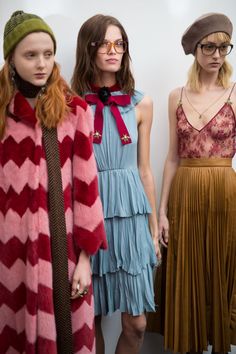 More #Gucci backstage action. Inspiration For Women, Geek Chic, Fashion Details, Milan Fashion Week, Look Fashion, Editorial Fashion