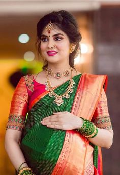 Dohal Jevan Look, Sarees For Seemantham, Srimantham Photoshoot Saree, Sreemantham Blouse Designs, Seemantham Blouse Designs, Srimantham Sarees, Baby Shower Saree Indian, Dohale Jevan Photography