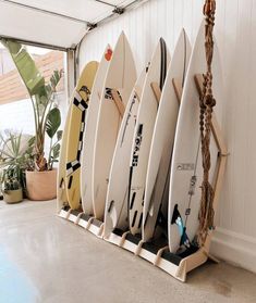 4-board rack tail and rail protection Wake Surf Boards, Surf Furniture, Surf Storage, Costal Cowboy, Dome Resort, Surf Board Rack, Surfboard Wall Rack, Decoration Surf, Surf Room Decor