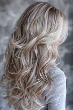 Ash Blonde Hair Ideas, Ash Blonde Hair With Highlights, Blond Cenușiu, Ash Blonde Hair Color, Ashy Blonde Hair, Celebrities Hairstyles, Winter Blonde Hair, Beige Blonde Hair