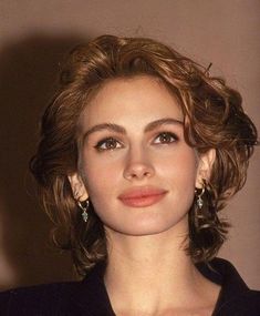 julia roberts lips Julia Roberts Hair, 90s Hairstyles, Lip Fillers, 90s 2000s, Long Hairstyles, Dream Hair, Aesthetic Hair