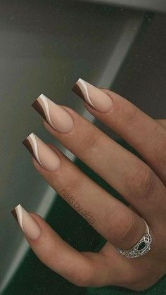 Minimalist Nails Autumn 2024, Cute Square Nails For Fall, Brown Skin Nails Ideas, November Nails French Tip, Cool Nail Inspo Simple, Fall Themed Nails Simple, Simple But Cute Nails Acrylic, Nail Art Designs Square Nails, 2 Tone Nails