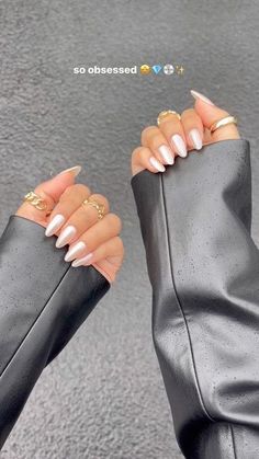 Hailey Bieber Nails Tutorial, Glazed Donut Nails Tutorial, Nude Glazed Nails, New Nails Instagram Story, Hailey Bieber Nails Pearl, Glazed Nails Hailey, Hailey Baldwin Nails, Hailey Beiber Nails Trend, Haylie Bieber Nails