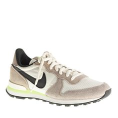 Originally designed for distance-running legend Alberto Salazar, this shoe made its debut in the 1982 New York City Marathon. Nike Internationalist, Sneakers Looks, Sneakers Running, Womens Ballet Flats, Jcrew Women, Sport Sneakers, Nike Outfits, Sneaker Shopping, Nike Free