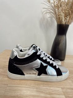 Bounce 18 Lowtop Sneaker By Vintage Havana Vintage Havana, Black Star, Black Glitter, Havana, Final Sale, Slip On, Glitter, Sneakers, Silver