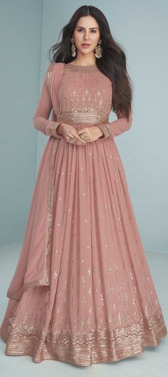 Indian Dresses For Women, Party Wear Gowns, Desi Dress, Long Anarkali, Gown Party Wear, Chic Maxi Dresses, Pakistani Fancy Dresses, Salwar Kamiz, Indian Dresses Traditional