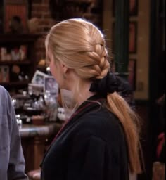 Go To Hairstyles Simple, Pheobe Hairstyles Friends, Pheobe Buffay Hairstyles Tutorial, Phoebe Buffay Hairstyles Tutorial, Phebeo Buffay Hair, Friends Hairstyles Phoebe, Pheobe Buffay Hair Hairstyles, Phoebe Friends Hair, Pheobe Buffay Hairstyles