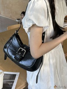 Small Purse Outfit, Y2k Bag Outfit, Y2k Bags Aesthetic, Aesthetic Purse, Shoulder Bag Aesthetic, Y2k Bags, Shoulder Bag Outfit, Purse Outfit, Y2k Shoulder Bag