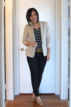 Beige Blazer, Black with White Stripe T, and Black Pants, good Work Outfit Looks Jeans, Beige Blazer, Blazer Outfits, White Blazer