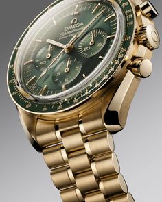 #Moonwatch 18K Moonshine™ Gold meets a sun-brushed green “step” dial, a ceramic bezel with @OMEGA Ceragold™ tachymeter scale, and the Co-Axial #MasterChronometer calibre 3861. #SheibanJewelers #Cleveland Omega Moonwatch, Mont Blanc Watches, Swiss Watches For Men, Luxury Service, Moon Watch, Movado Watch, Omega Watches, Breitling Watches