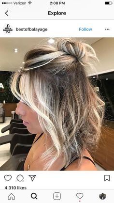 Money Piece Hair Up Do, Blonde Lob Money Piece, Money Piece With Front Bangs, Color Melt With Bangs, Money Piece Platinum Blonde, Ombre With Money Piece Short Hair, Blonde Hair Color With Money Piece, Front Money Piece Hair Blonde, Short Rooty Blonde Hair