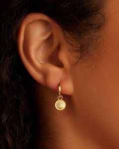 Sunny Huggies Little Hoop Earrings Gold, Hoop Earrings Charm, Small Huggie Hoop Earrings, Gold Daily Wear Earrings, Dangly Gold Earrings, Delicate Earring, Minimalist Jewelry Earrings, Gold Huggie Hoop Earrings, Mangalsutra Design