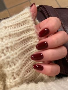 Crimson Nails Short, Cute Burgandy Nails, Dark Academia Nail Ideas, Burgundy Round Nails, Dark Wine Red Aesthetic, Short Cute Fall Nails, Short Wine Red Nails, Red Nail Short