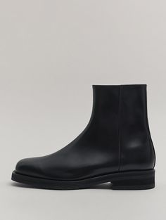 Black Square Toe Zipper Boots $209, MARO is Ankle Boots, best alternative our legacy camion boots featured Vibram outsole Made in Korea International shipping. Our Legacy Camion Boots Outfit, Square Toe Chelsea Boots, Timeless Boots, Shoes Aesthetic, Better Version, Chelsea Boots Men, Elegante Casual, Dress Boots, Zipper Boots