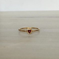 Dainty Heart Ring, Garnet Heart Ring, Gold Filled Rings, Pretty Promise Rings, Red Heart Ring, خواتم خطوبة, Garnet Heart, Gold Rings Simple, Rings Vintage