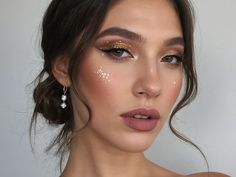 Festival Makeup Ideas #festivalmakeup #makeup #makeupgoals #makeupoftheday #makeuplover #makeupaddict #festivalstyle