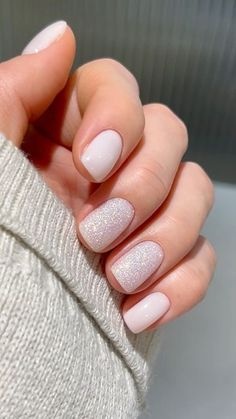 Shellac Manicure Short Nails, Acrylic Nail White, Cute Neutral Nails, Simple Christmas Nails Short, Short Nails Manicure, White Nail Design, Nail Art Pink, Nail White, Short Nail Manicure