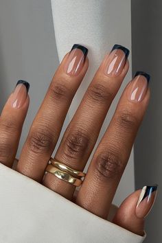 Short Nails Women Black Woman, Natural Like Nails, Black Tips On Nails, Black Chrome Square Nails, Cool Nails Square, Black Chrome French Tip Nails Square, Nails Stick On, Mid Nails Ideas Square, Acrylic Nails Crome