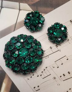 Beautiful Vintage Set Brooch and Earrings With Rare Austrian Crystals Color Deep Green,  and Black Japanned Metal 50- 60's by company WARNER. Signed. The Set is in good vintage item condition and ready to be worn. Great refresh to your collection. Please see carefully all the photos and feel free for any questions. Keep in mind, colors may vary from screen to screen. Shipping: The standard despatch option we offer whilst very reliable has no tracking or insurance. If you are ordering the product Faux Pearl Bracelet, Enamel Flower, Flower Pins, Enamel Jewelry, Faceted Crystal, Green And Black, Austrian Crystal, Vintage Costume Jewelry, Deep Green